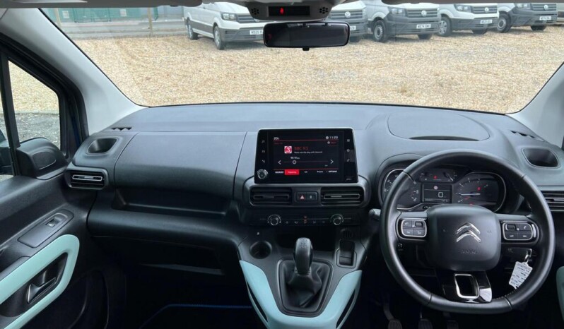
								Citroen Berlingo 2020 10,992 km) full									
