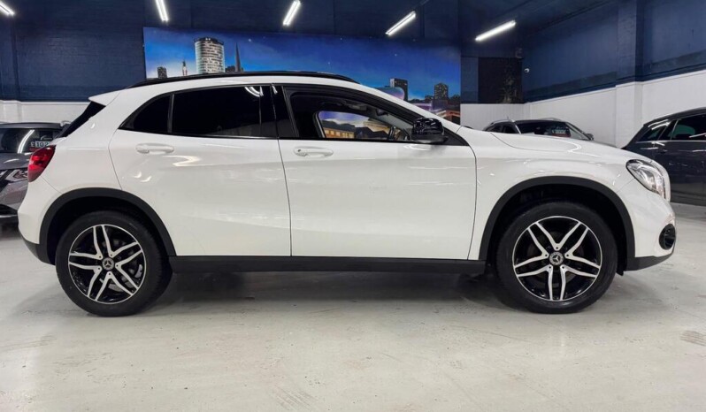 
								Mercedes-Benz GLA 59,550 km) full									