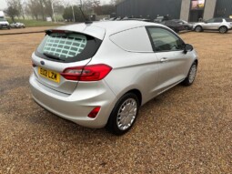 
										FORD FIESTA VAN full									