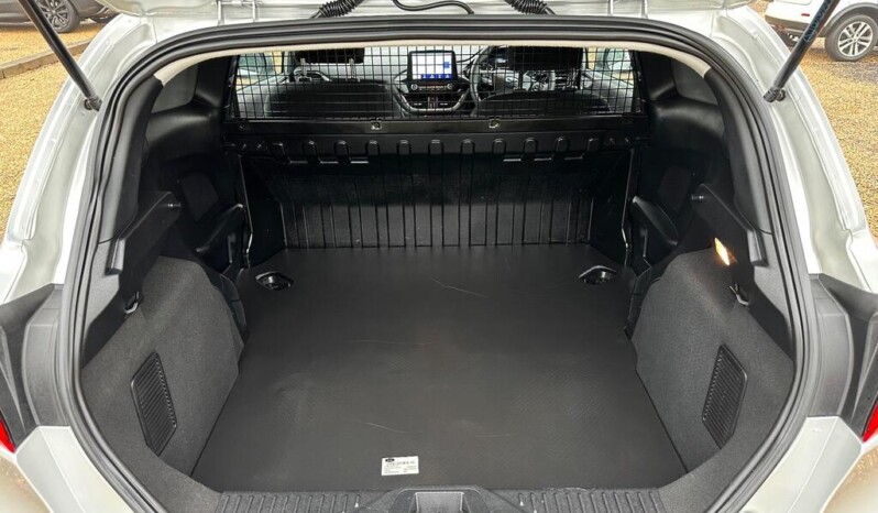 
								FORD FIESTA VAN full									