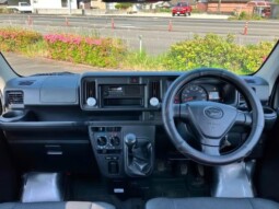 
										DAIHATSU HIJET CARGO full									